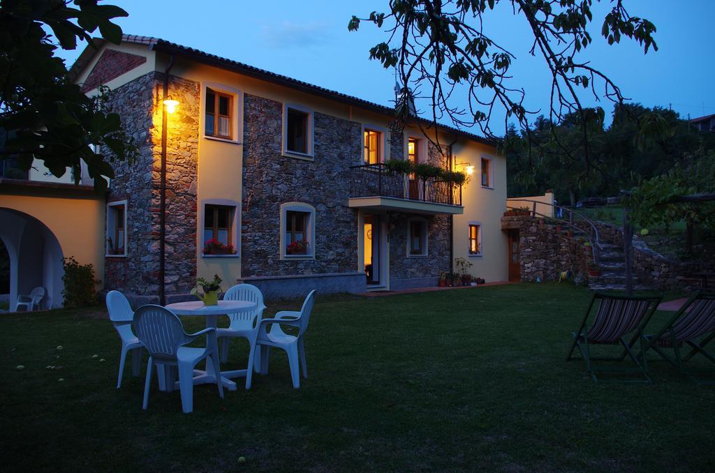 Il Girasole Acomodação com café da manhã Fosdinovo Exterior foto